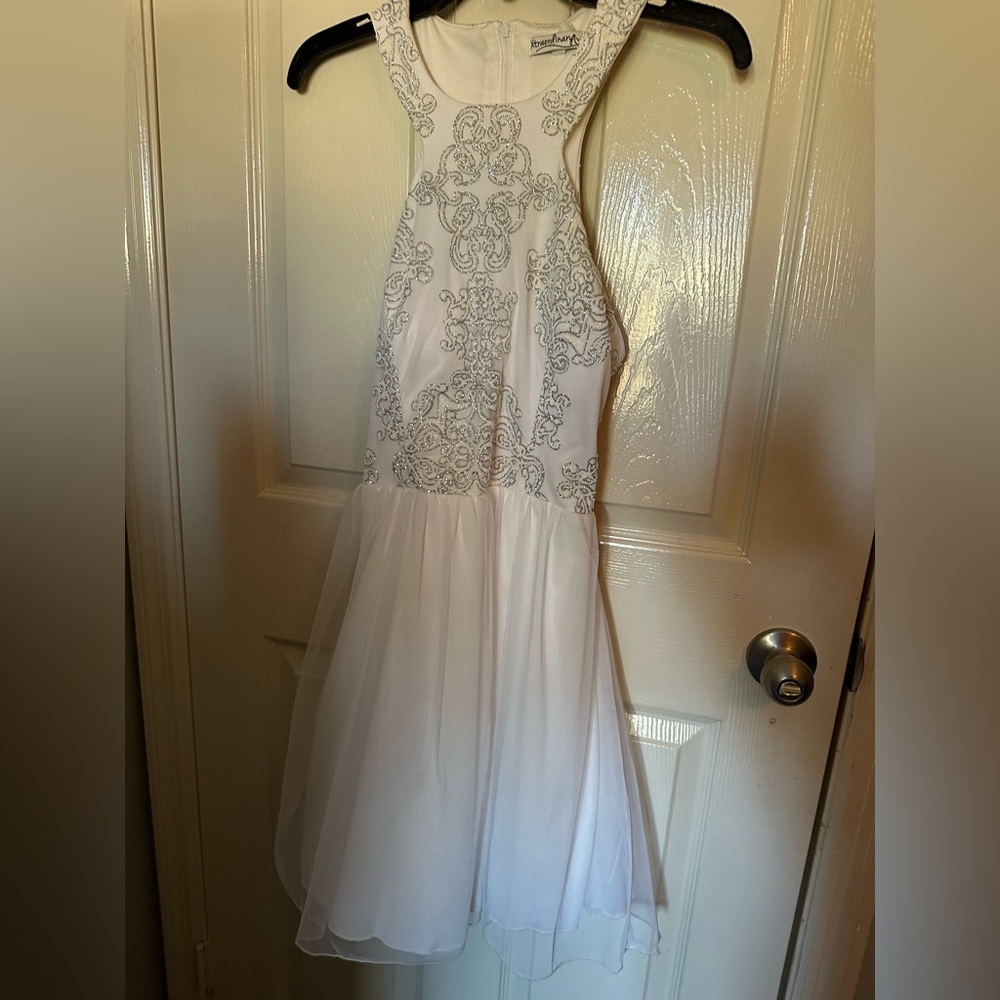 Dresses - Picture 2 of 5